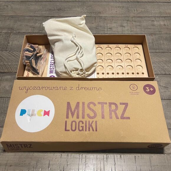 PILCH Mistrz Logiki (Master of Logic) – Polish Board Game - Picture 1 of 3